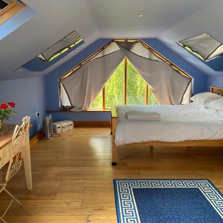 Ralph'S Barn Villa Newport  Bagian luar foto