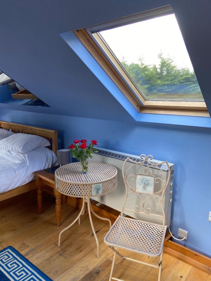 Ralph'S Barn Villa Newport  Bagian luar foto