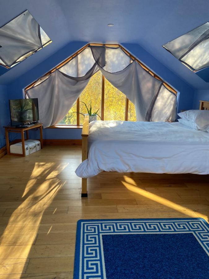 Ralph'S Barn Villa Newport  Bagian luar foto