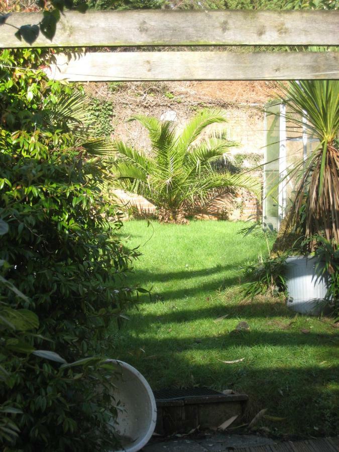 Ralph'S Barn Villa Newport  Bagian luar foto